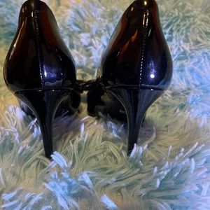 GUCCI BOW PUMPS, very good quality. Size 37.5